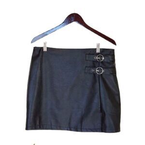 Umgee Womens Skirt Black L Vegan Faux Leather Mini Skirt  Back Zip